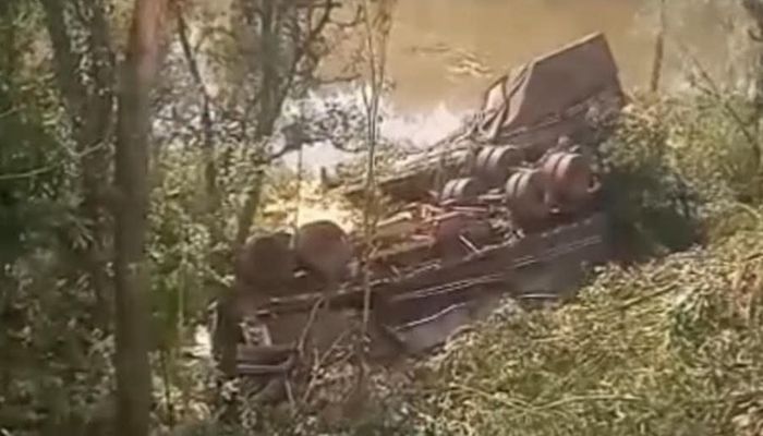 Colisão frontal mata motorista de carreta na BR- 277